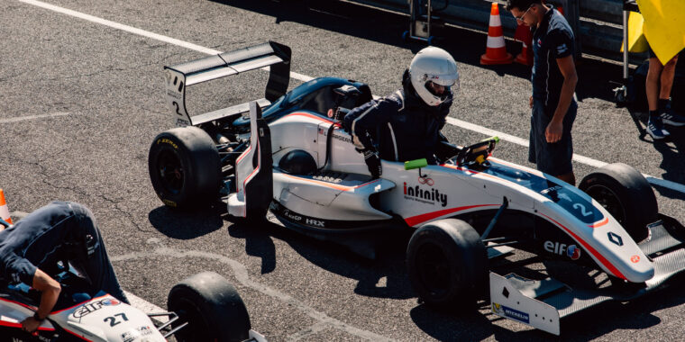 r-ace-inside-jour2-451